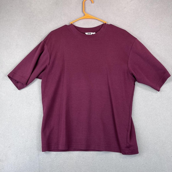 Uniqlo U AIRism Shirt Mens Medium Purple Crewneck Tee Lightweight Modern - Picture 1 of 8
